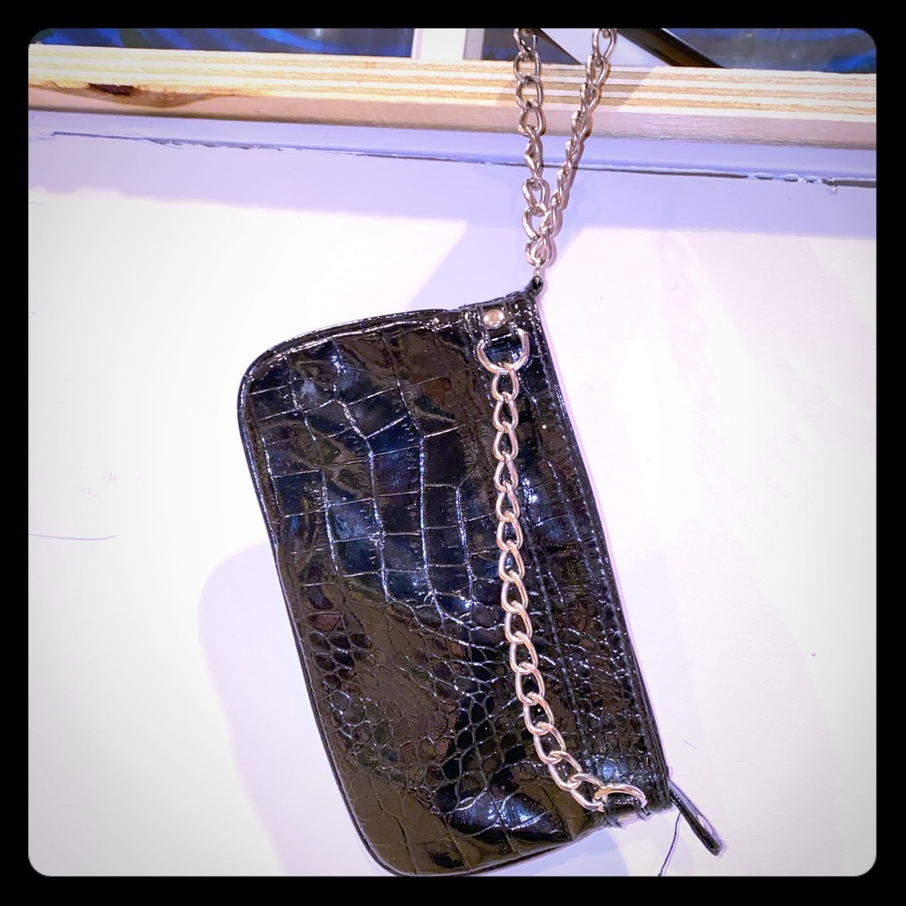 Black glossy wristlet ❤️